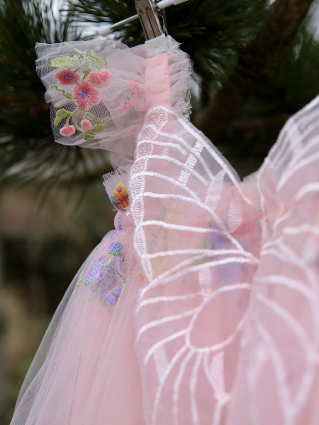 Fairy wings dress. Beautiful pink tulle dress with butterfly wings, party dress, bridesmaid dress, flower girl dress. Cake smash outfit