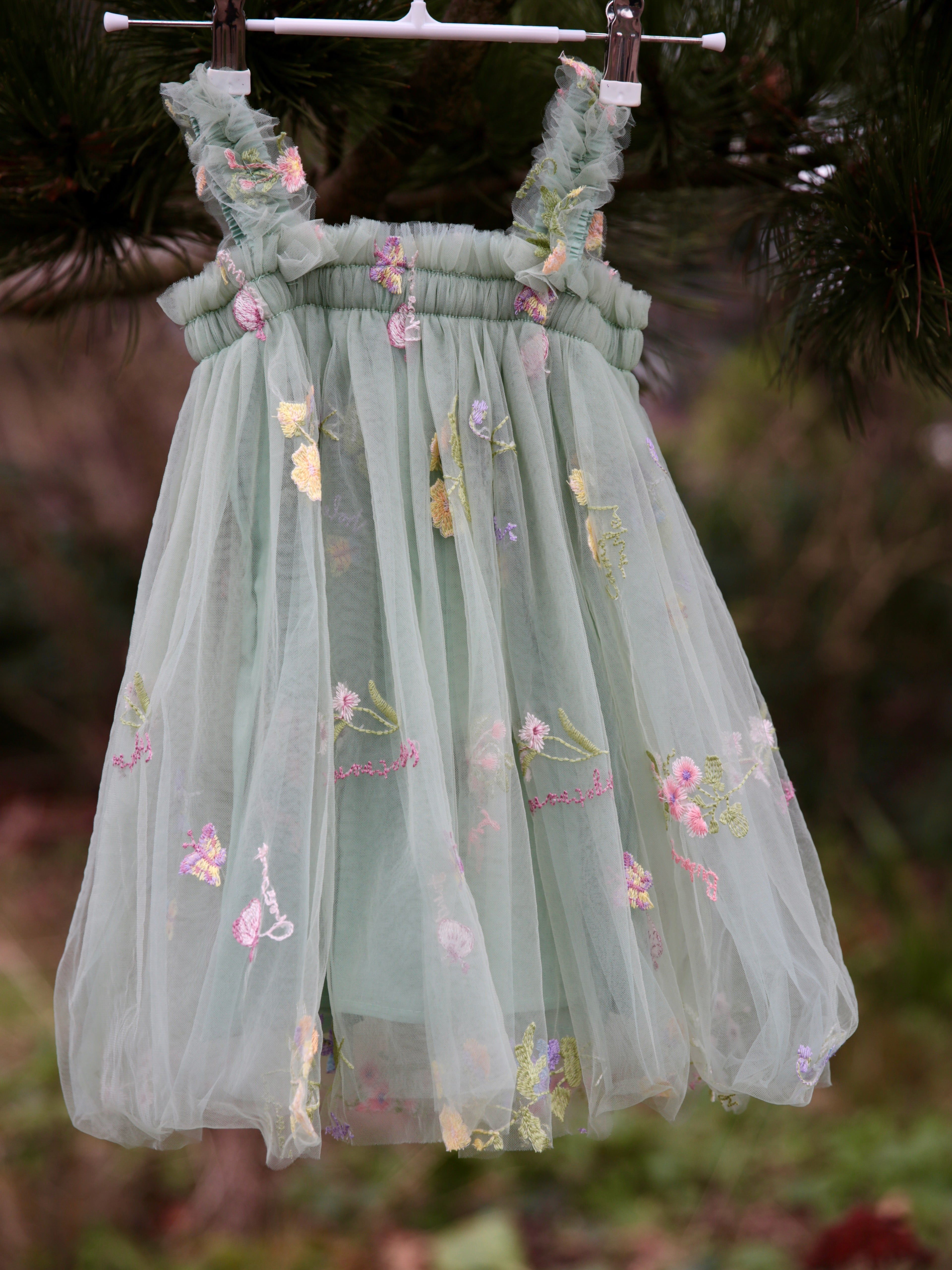 Girls dress. Sage Green dress, girls embroidered dress, party dress, photo shoot dress, flower girl dress, party dress, birthday dress.