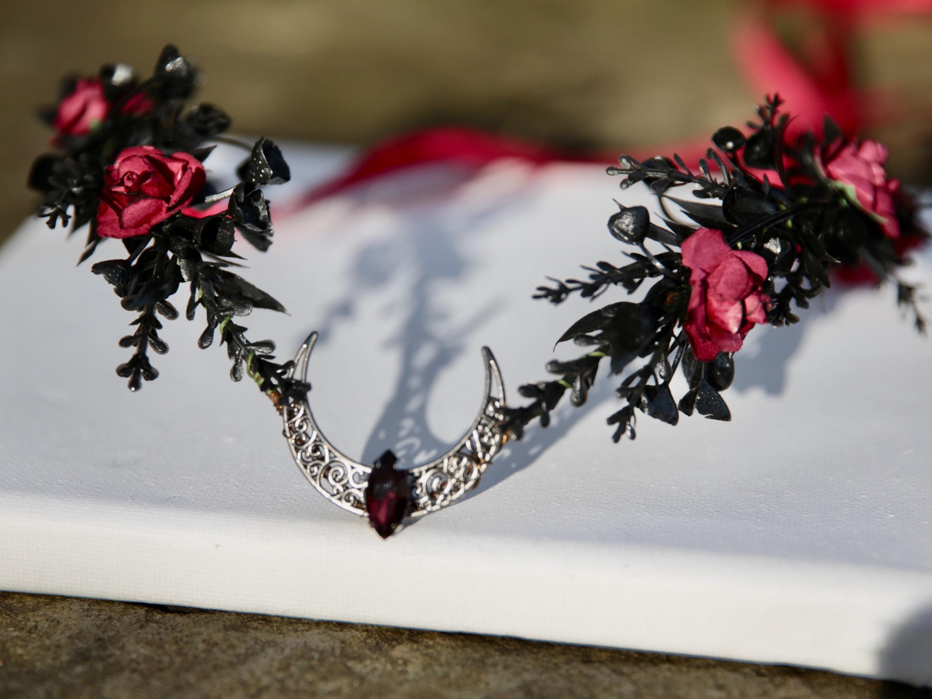 Black Leaf and Red Rose Crescent elven circlet. Elven Crown, fairy tiara, elven tiara, forehead tiara, black fairy crown, woodland party